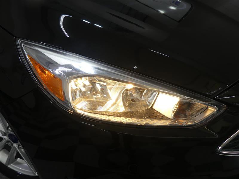 Used 2015 Ford Focus SE w/ SE Cold Weather Package image 13