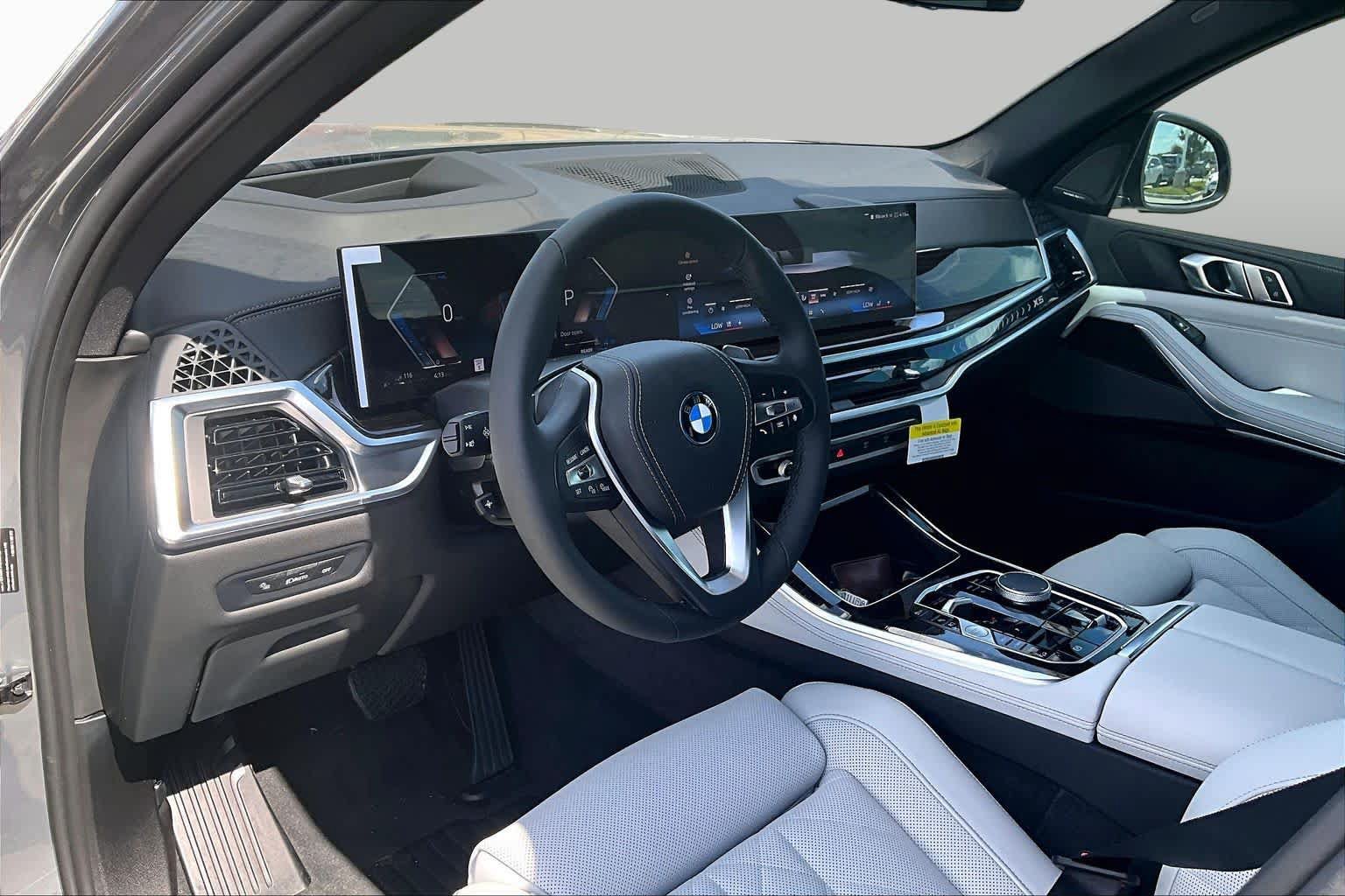 Used 2026 BMW X5 xDrive50e w/ Premium Package AWD/4WD image 16