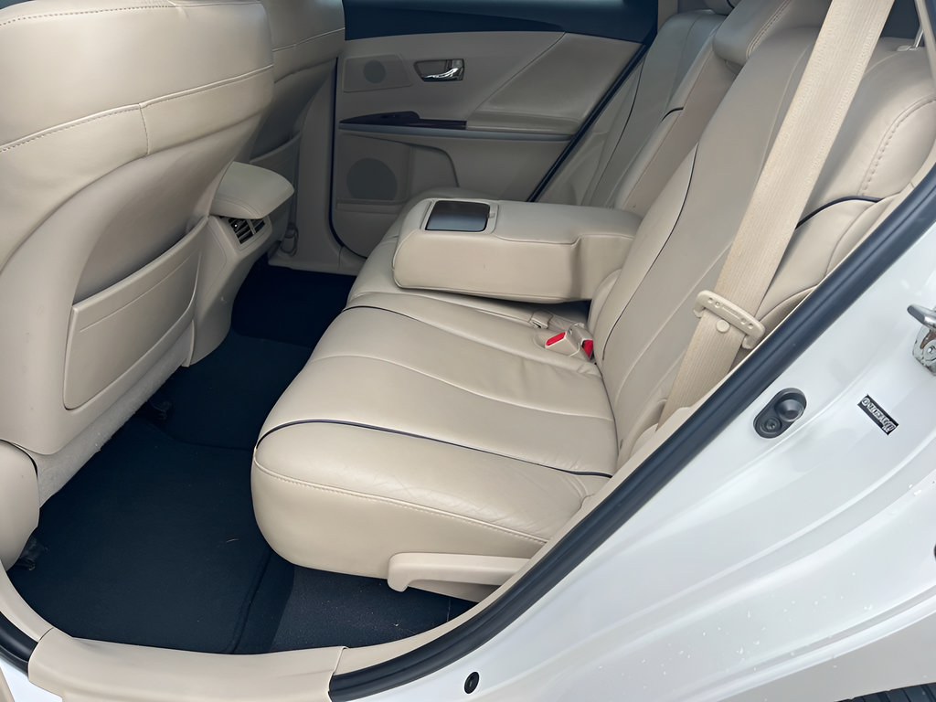 Used 2010 Toyota Venza AWD image 11