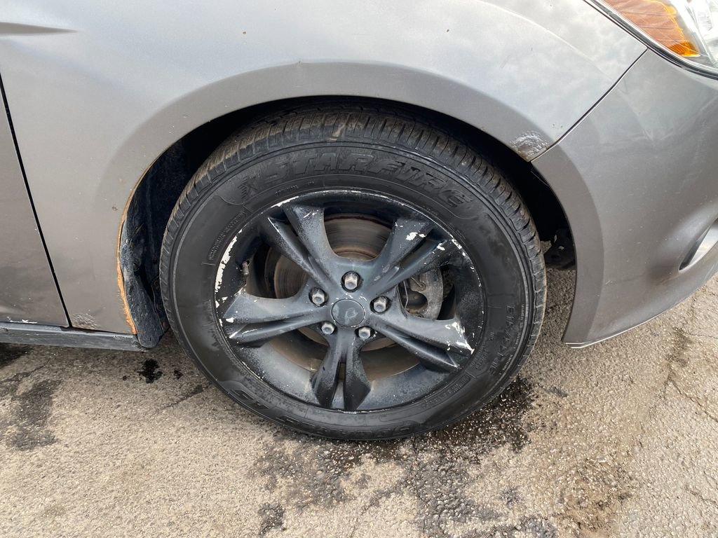Used 2014 Ford Focus SE FWD image 23