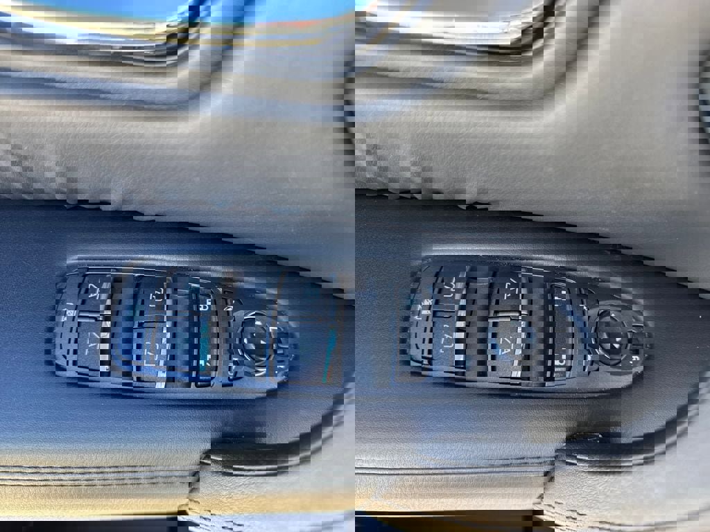 Used 2022 Nissan Armada SL image 22