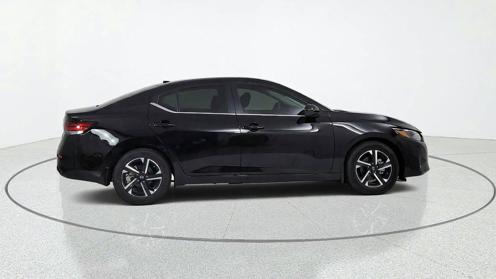 Used 2025 Nissan Sentra SV FWD image 7