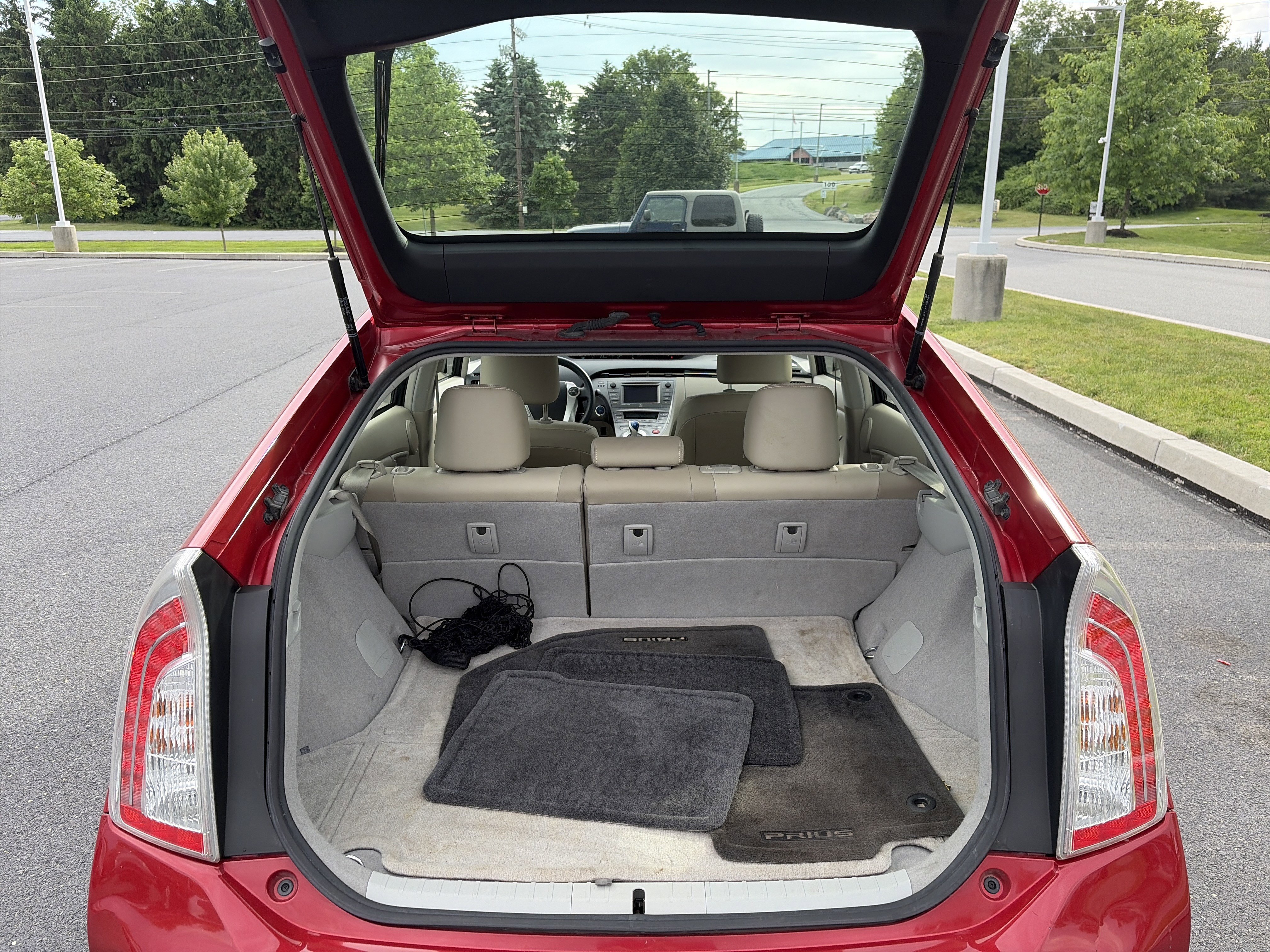 Used 2015 Toyota Prius Four FWD image 22