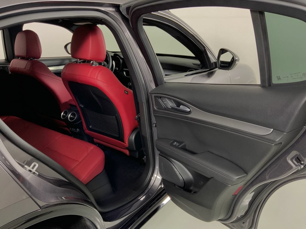 New 2025 Alfa Romeo Stelvio Sprint w/ Veloce Package AWD/4WD image 33
