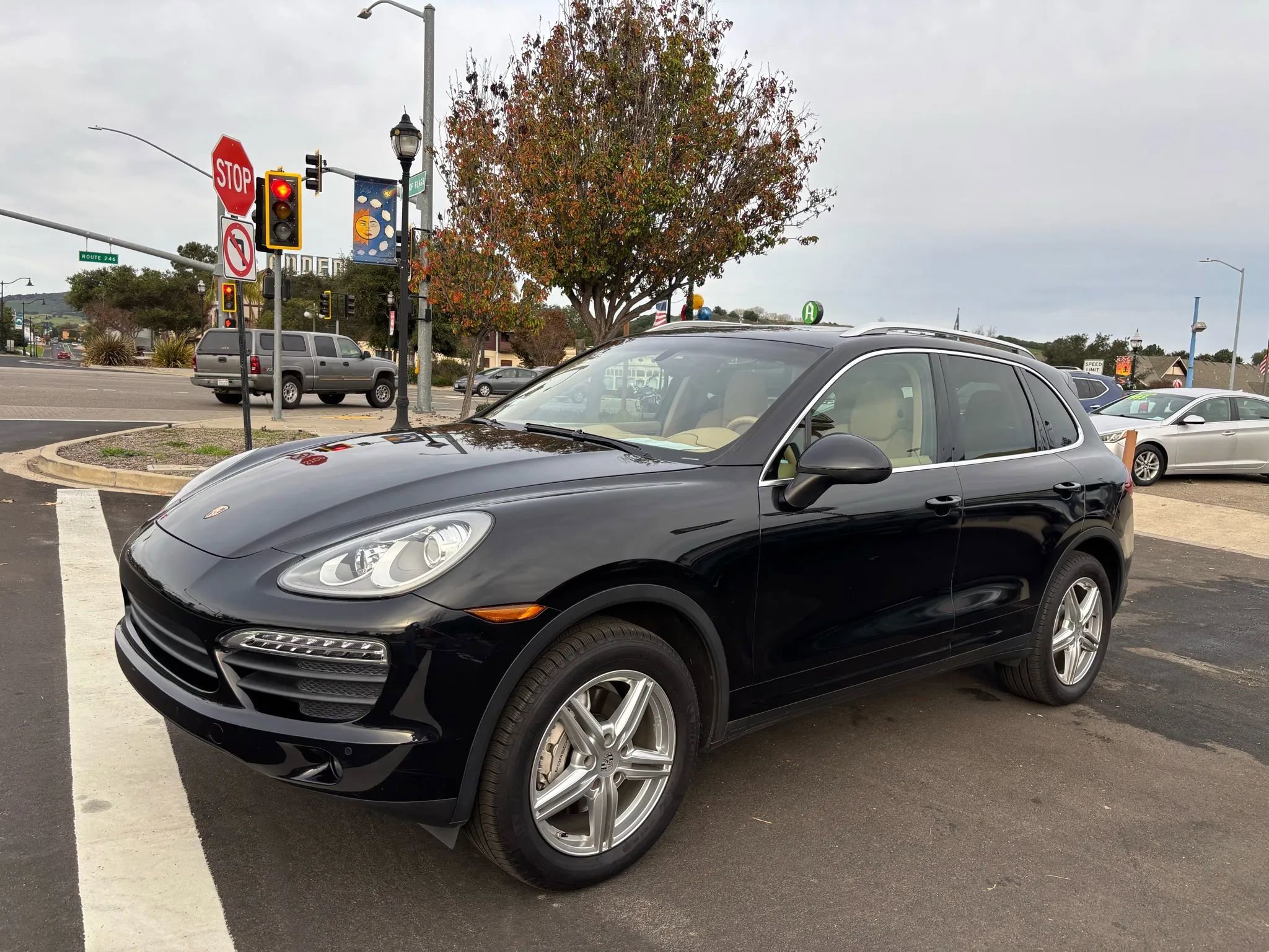 Used 2014 Porsche Cayenne S image 9