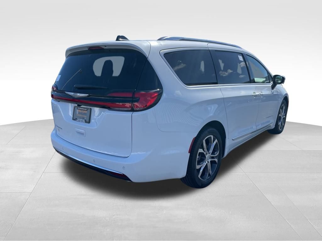 New 2026 Chrysler Pacifica Pinnacle image 8