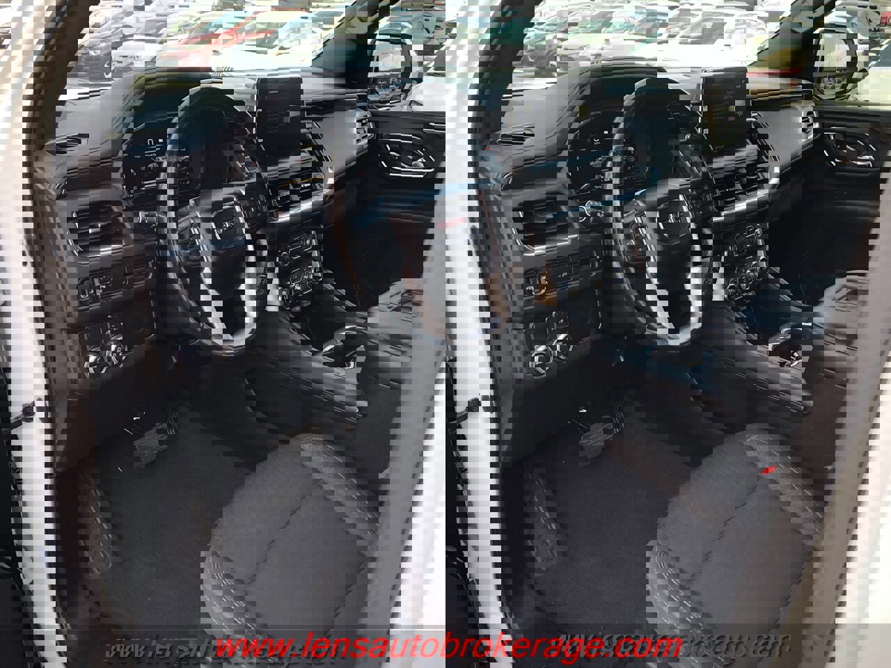 Used 2022 GMC Yukon XL SLE w/ Gmc Pro Safety Plus Package image 10