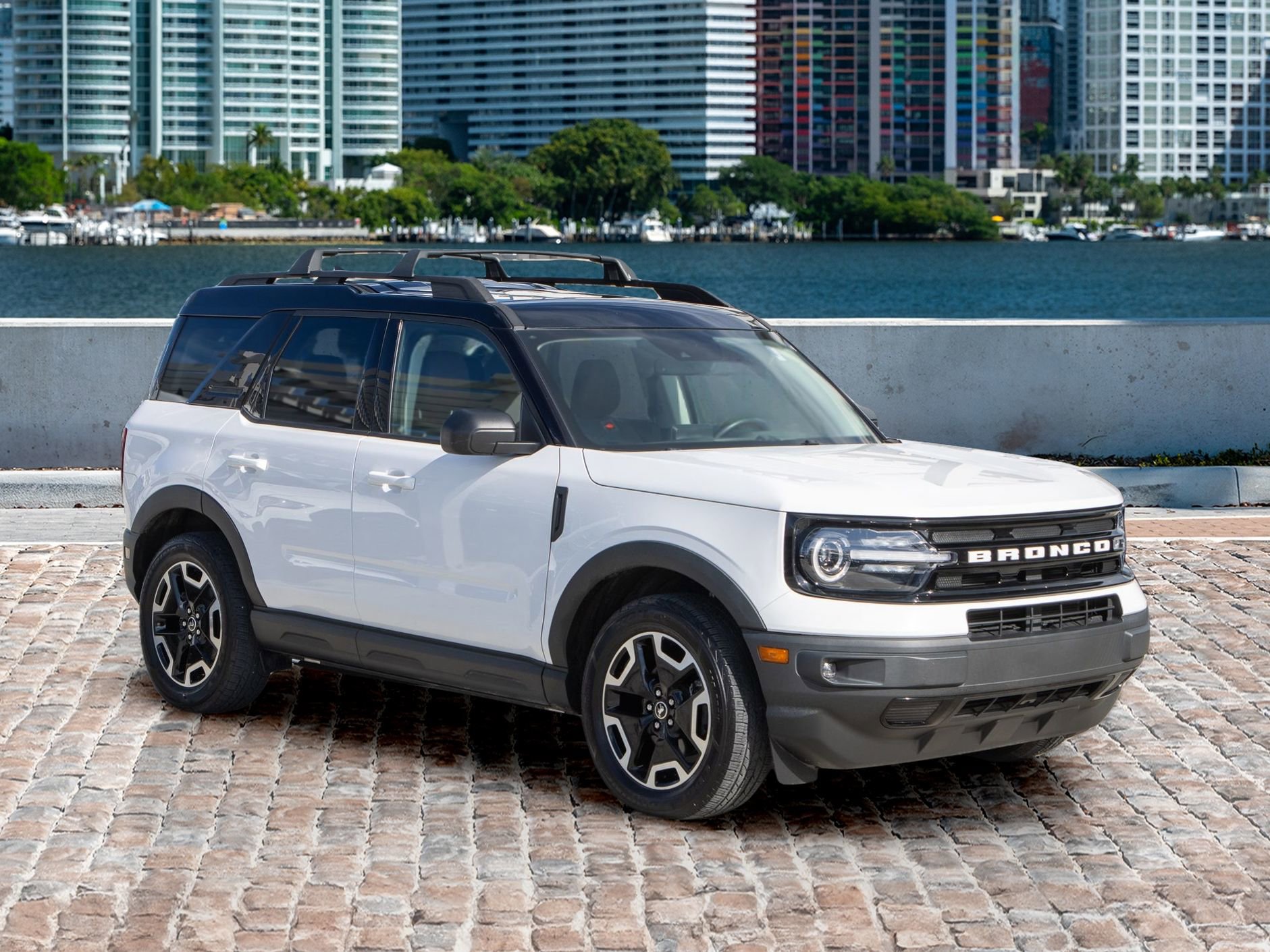 Used 2021 Ford Bronco Sport Outer Banks w/ Outer Banks Package (96D) image 3