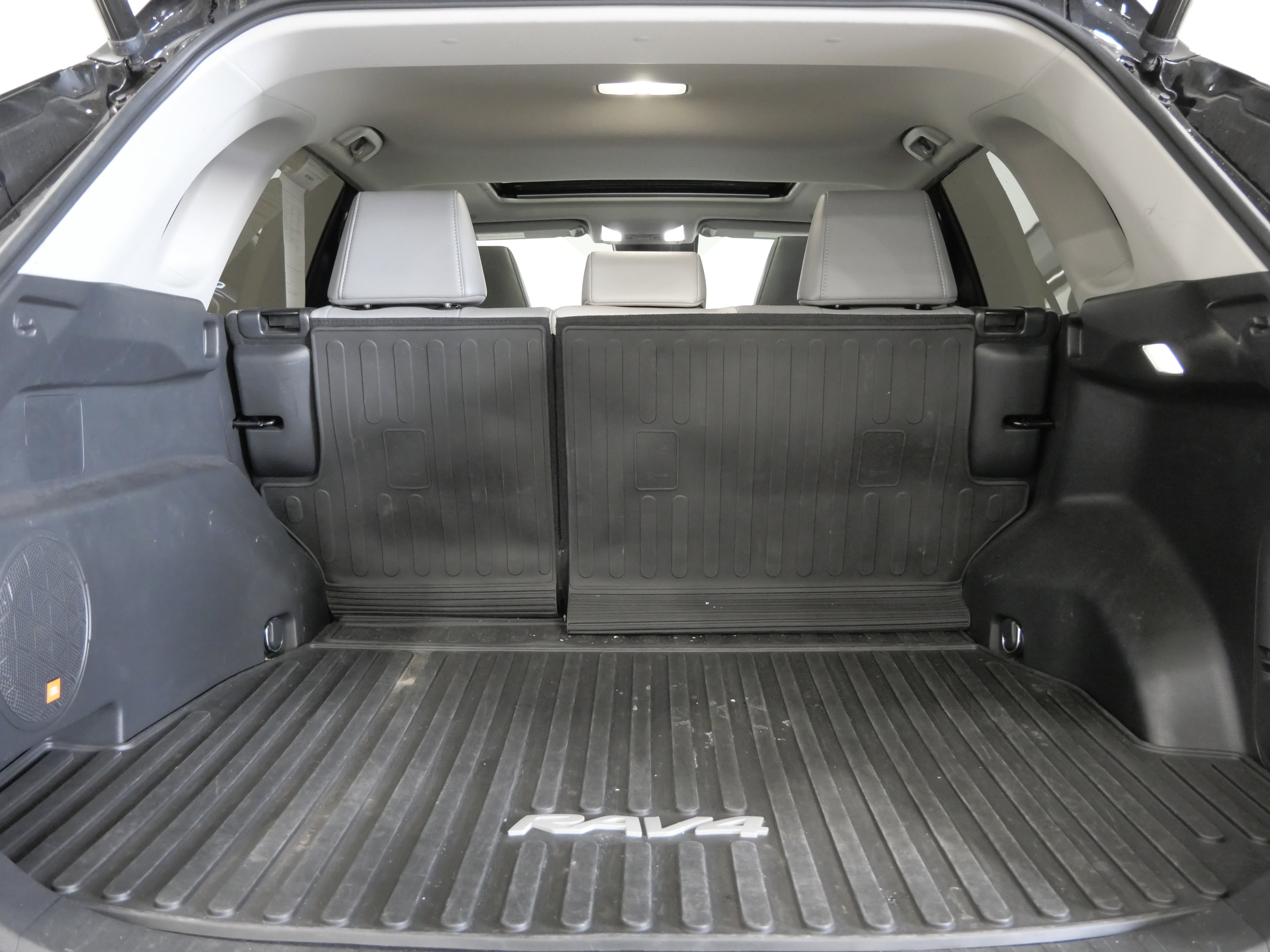 Used 2023 Toyota RAV4 XLE Premium AWD/4WD image 26