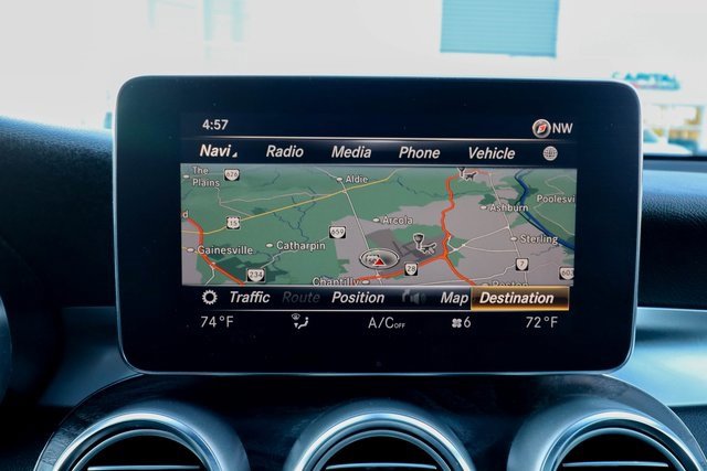 Used 2018 Mercedes-Benz GLC 300 4MATIC image 7