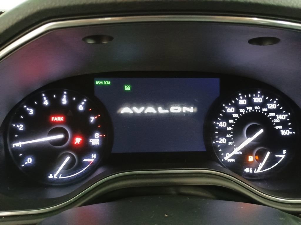 Used 2019 Toyota Avalon XLE w/ Moonroof Package image 20