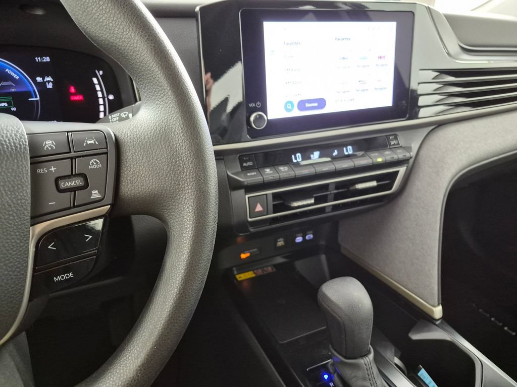 Used 2025 Toyota Camry LE FWD image 18