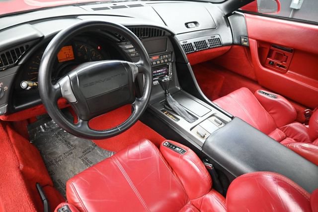 Used 1990 Chevrolet Corvette Coupe RWD image 19