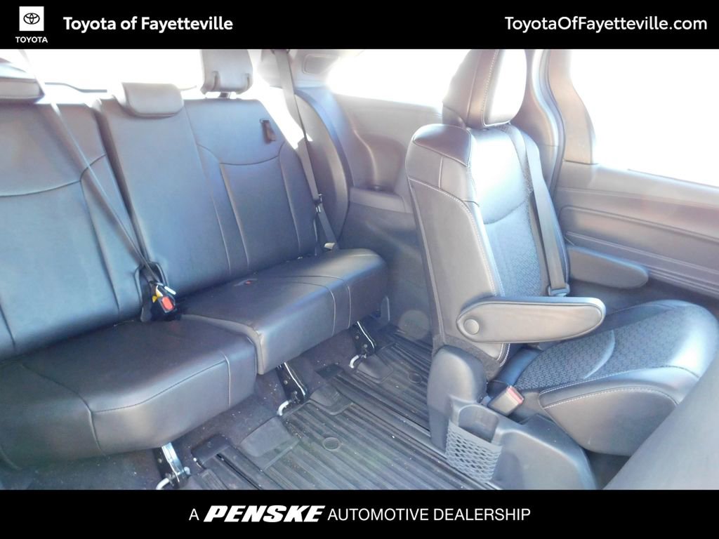 Certified 2023 Toyota Sienna XSE image 5