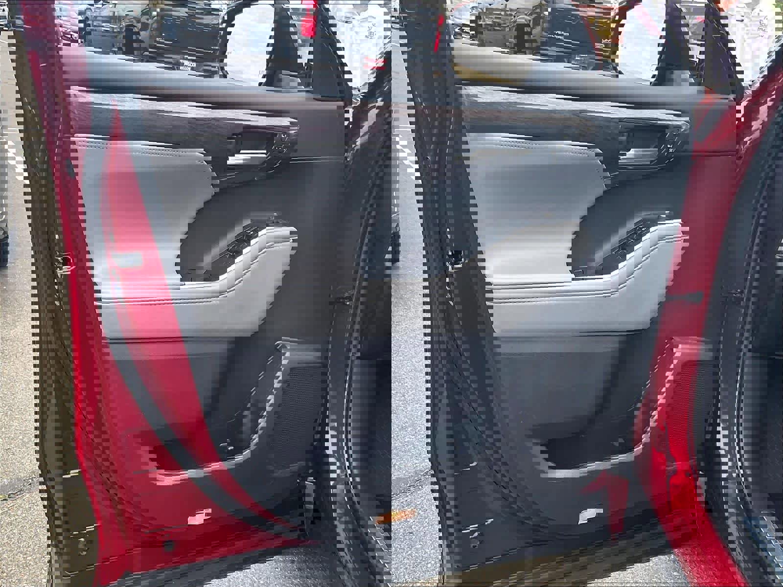 Used 2021 Toyota Highlander Limited image 24