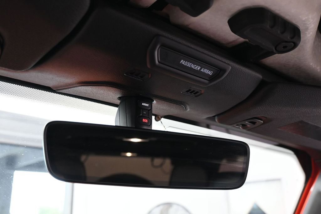 Used 2018 Jeep Wrangler Unlimited Sahara AWD/4WD image 23