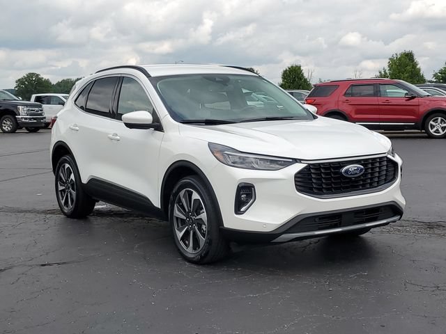 Certified 2023 Ford Escape Platinum AWD/4WD image 2