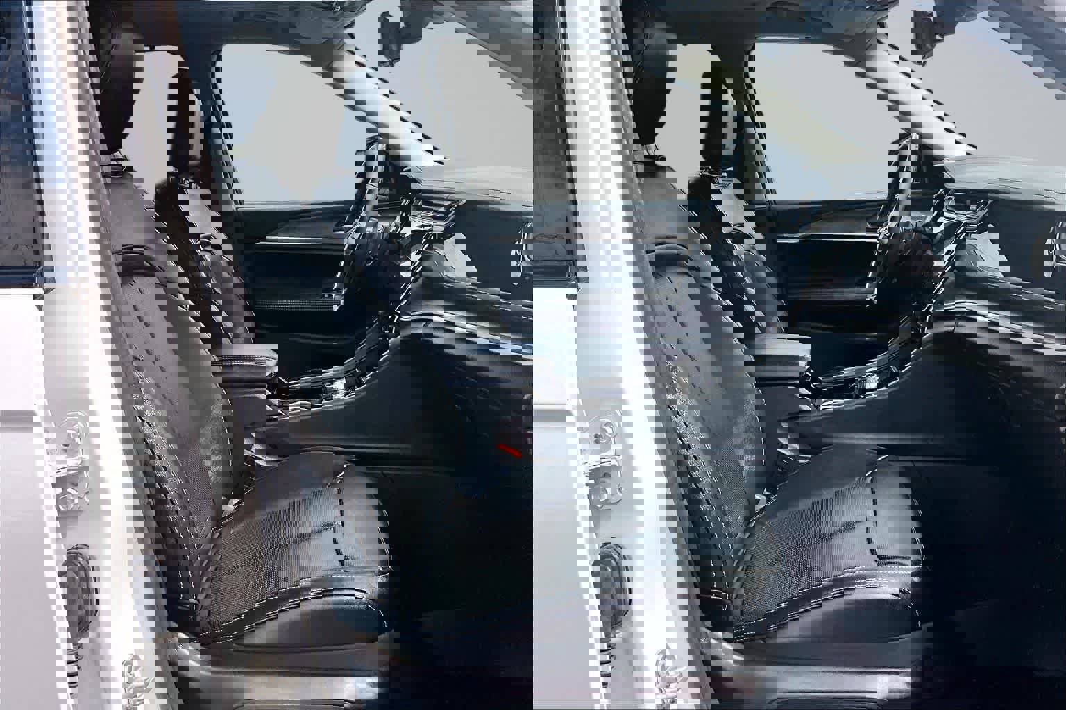 Used 2023 Jeep Grand Cherokee 4WD 4xe w/ Luxury Tech Group II image 14