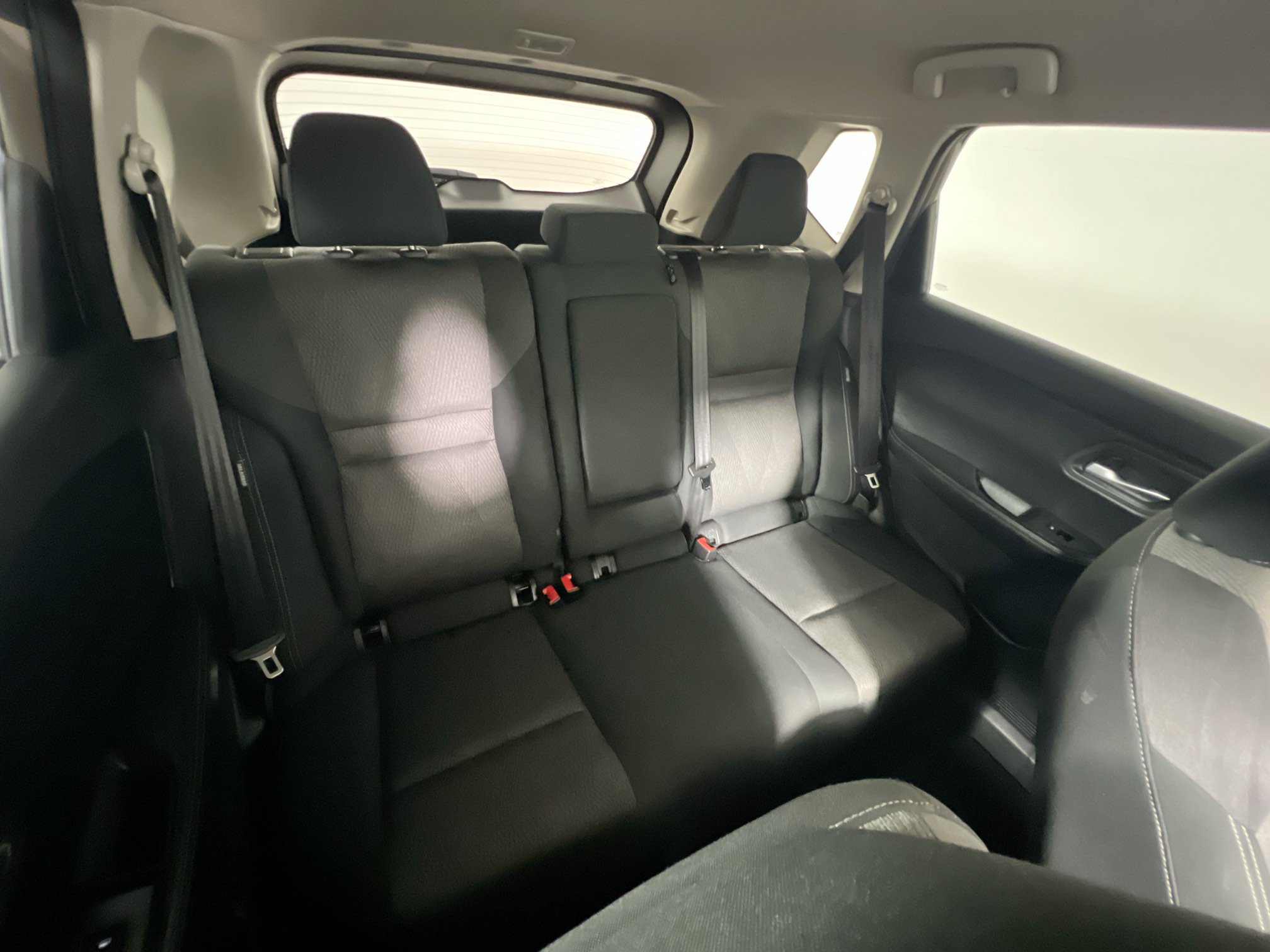 Used 2025 Nissan Rogue SV FWD image 32