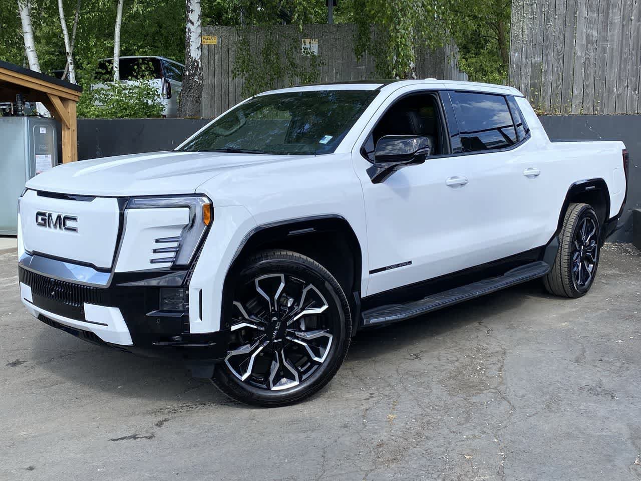 Used 2025 GMC Sierra EV Denali AWD/4WD image 1