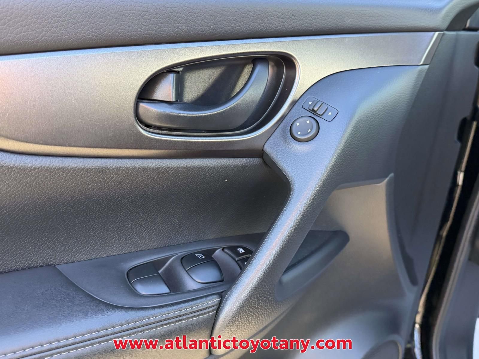 Used 2022 Nissan Rogue Sport S AWD/4WD image 22