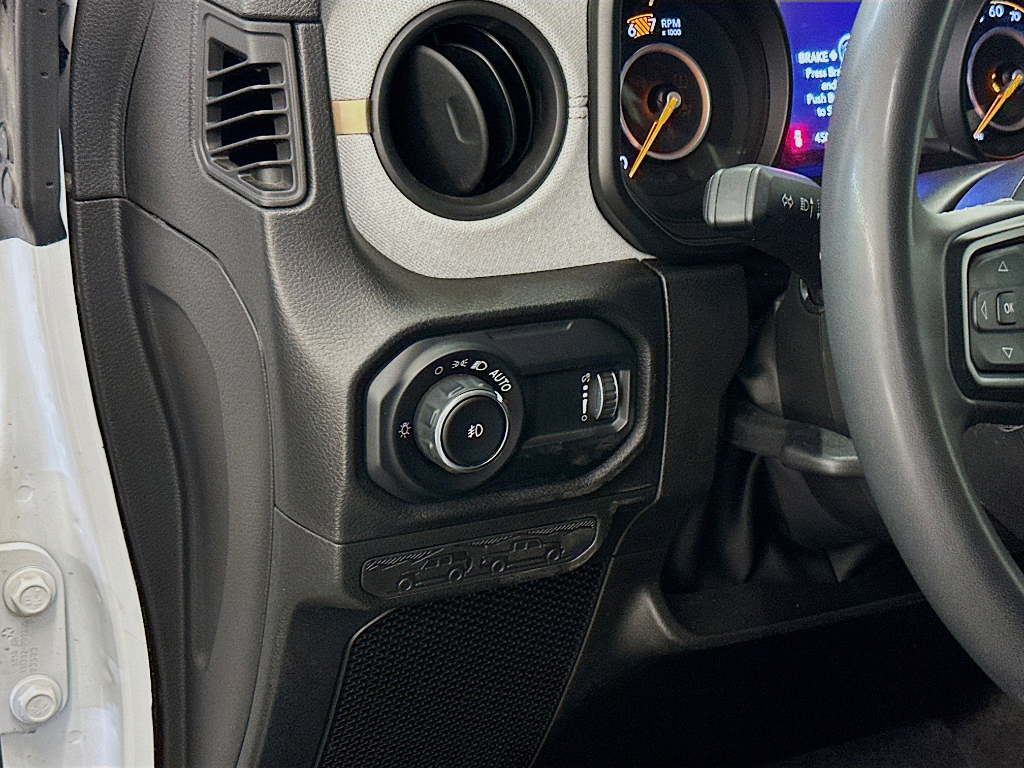 Used 2025 Jeep Wrangler Sport S image 17