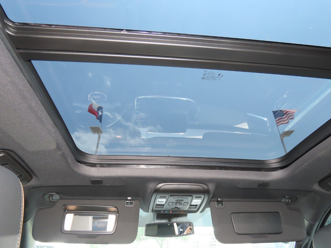 Used 2024 GMC Yukon AT4 w/ Technology Package AWD/4WD image 24