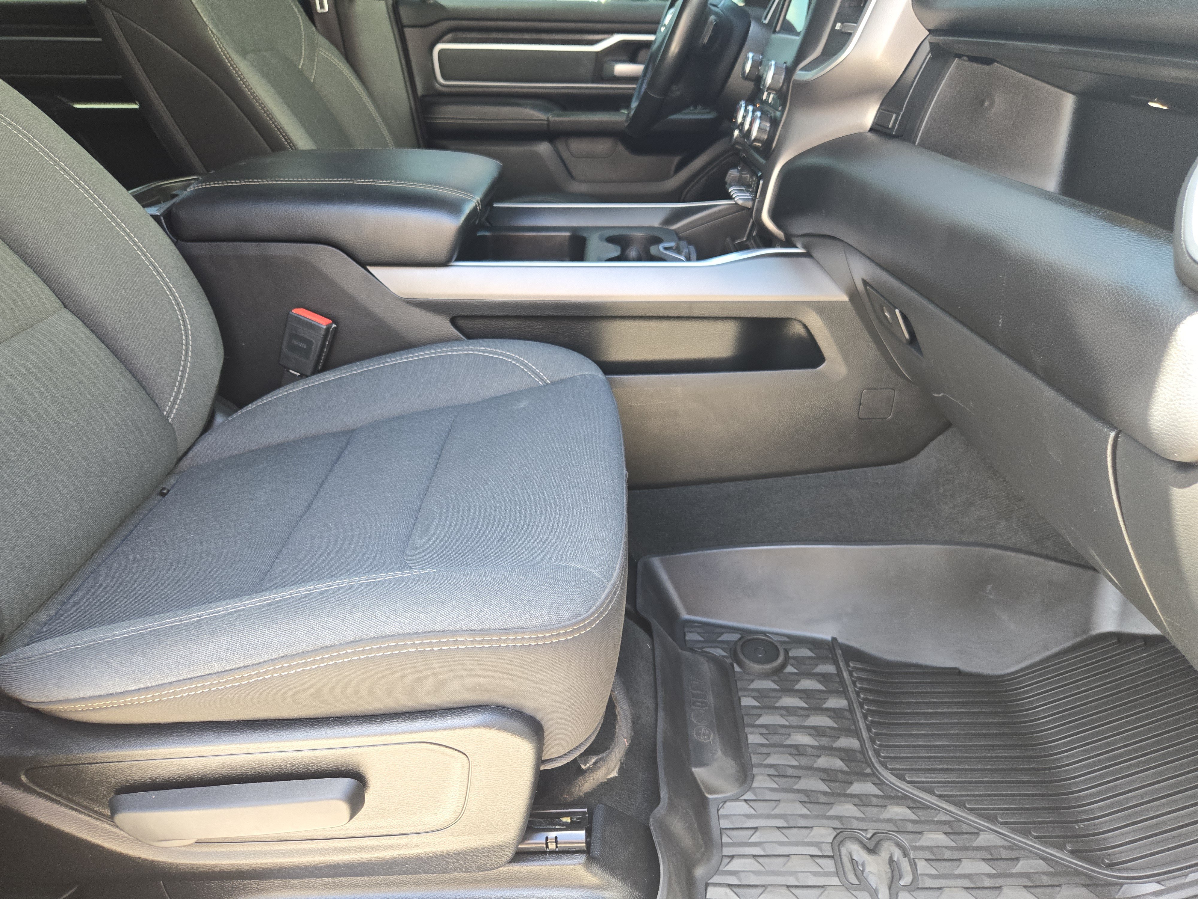 Used 2022 RAM 1500 Big Horn AWD/4WD image 16
