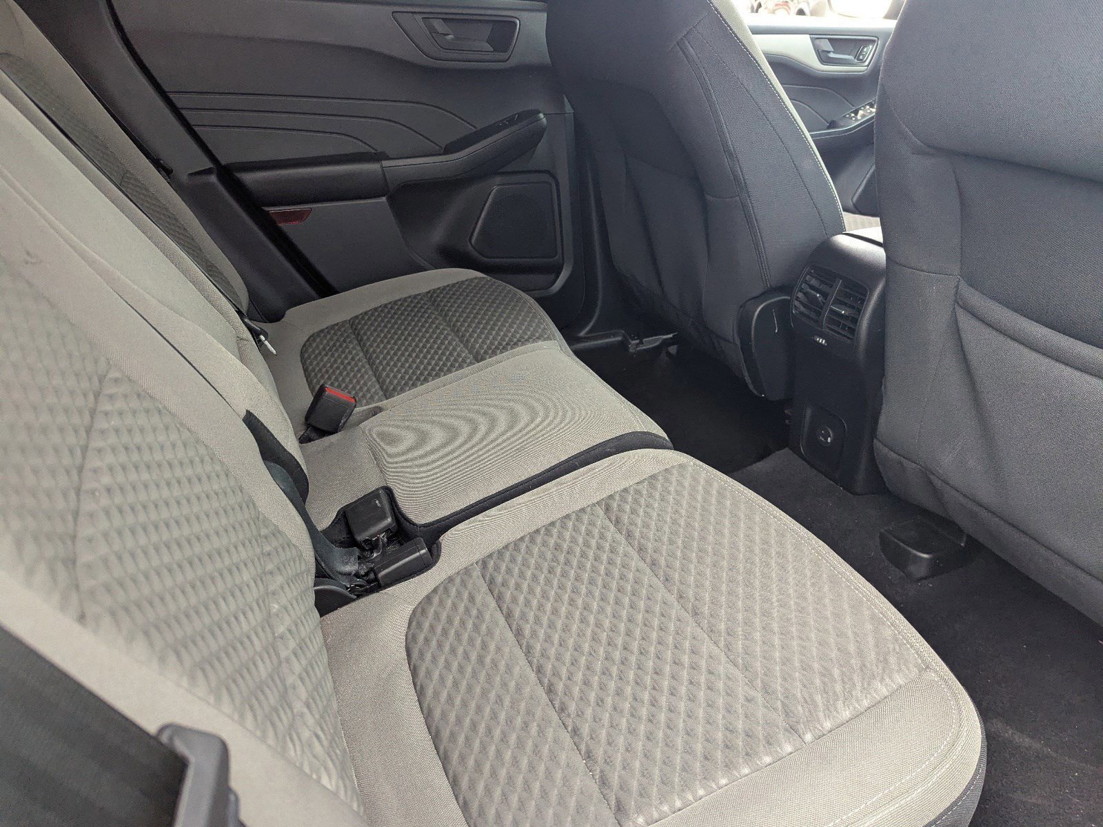 Used 2022 Ford Escape SE w/ SE Sport Appearance Package image 14