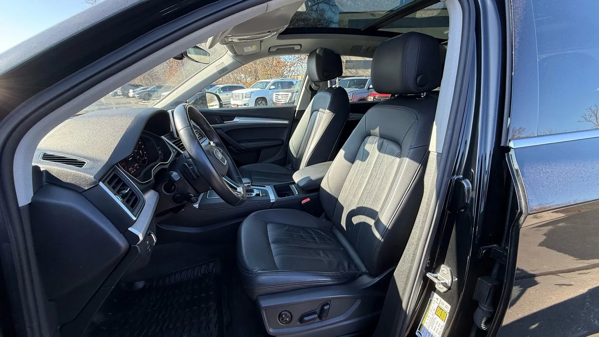 Used 2019 Audi Q5 2.0T Premium Plus w/ Premium Plus Package image 2