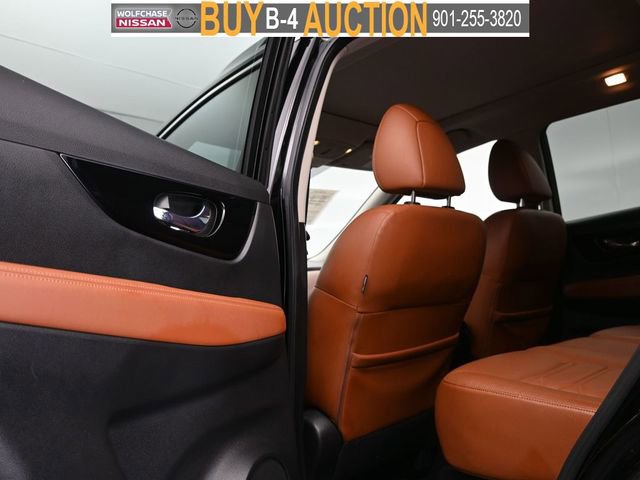 Used 2018 Nissan Rogue SL w/ Premium Package image 13