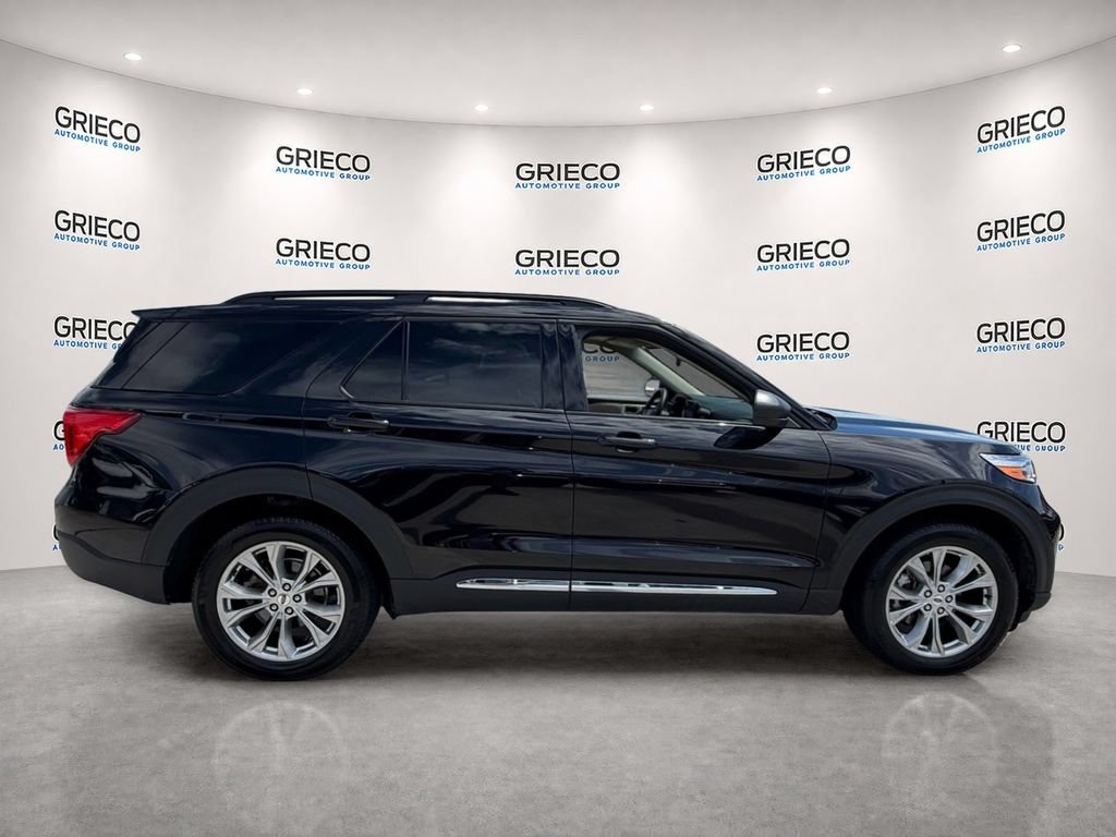 Used 2024 Ford Explorer XLT w/ Equipment Group 202A AWD/4WD image 8