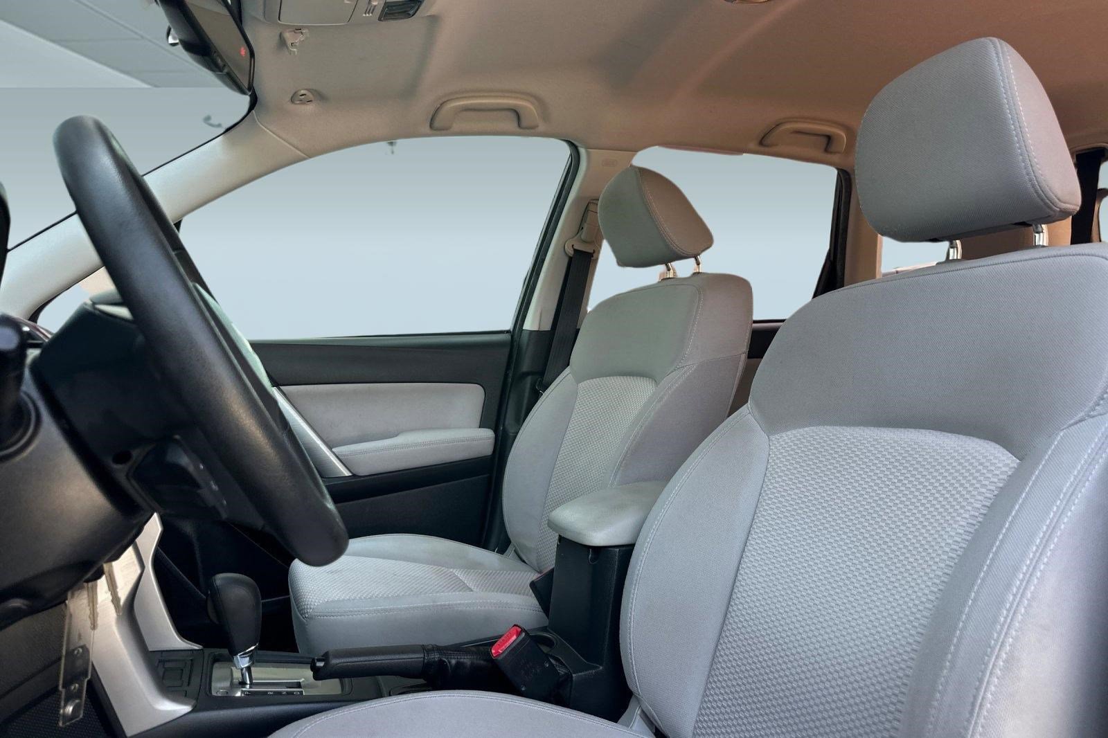 Used 2015 Subaru Forester 2.5i w/ Alloy Wheel Package image 22