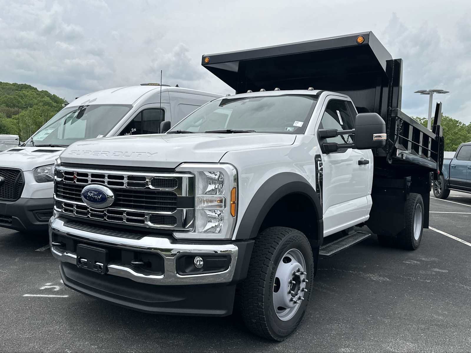 New 2025 Ford F450 XL w/ XL Chrome Package image 1