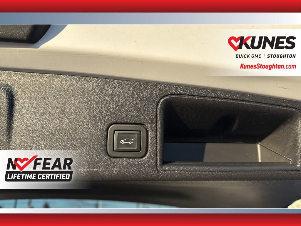 Used 2024 GMC Terrain SLT image 43