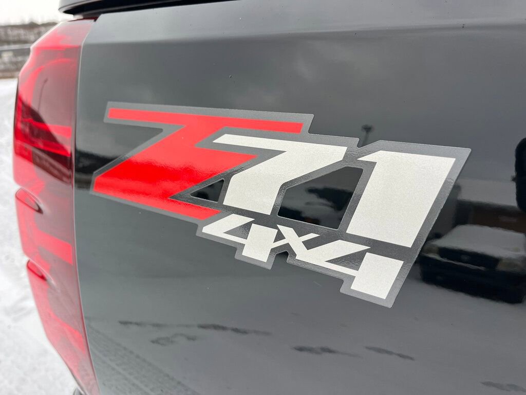 Used 2013 Chevrolet Avalanche LT w/ Suspension Package, Off-Road image 19