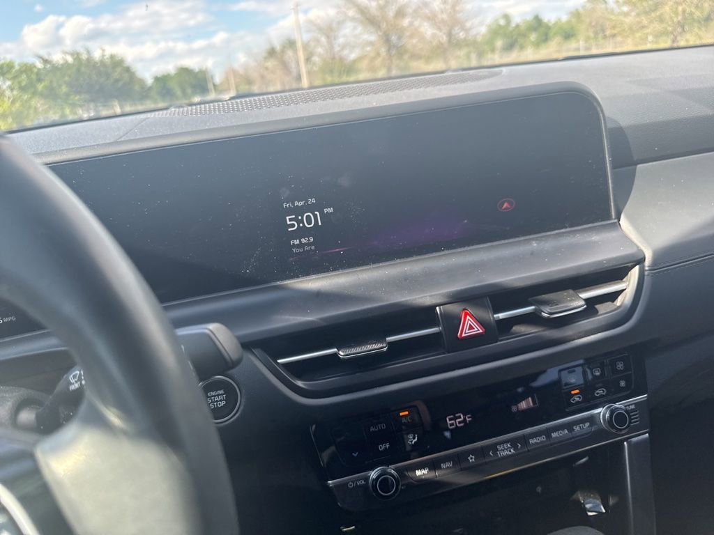Certified 2024 Kia Seltos EX AWD/4WD image 18