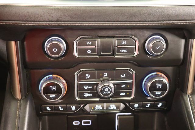 Used 2022 Chevrolet Suburban High Country w/ Premium Package image 17