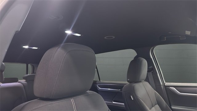 Used 2025 GMC Acadia Elevation image 36