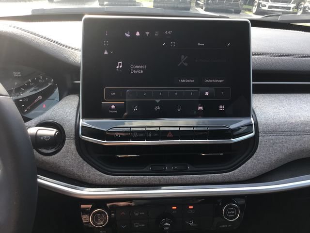 Used 2024 Jeep Compass Latitude AWD/4WD image 35