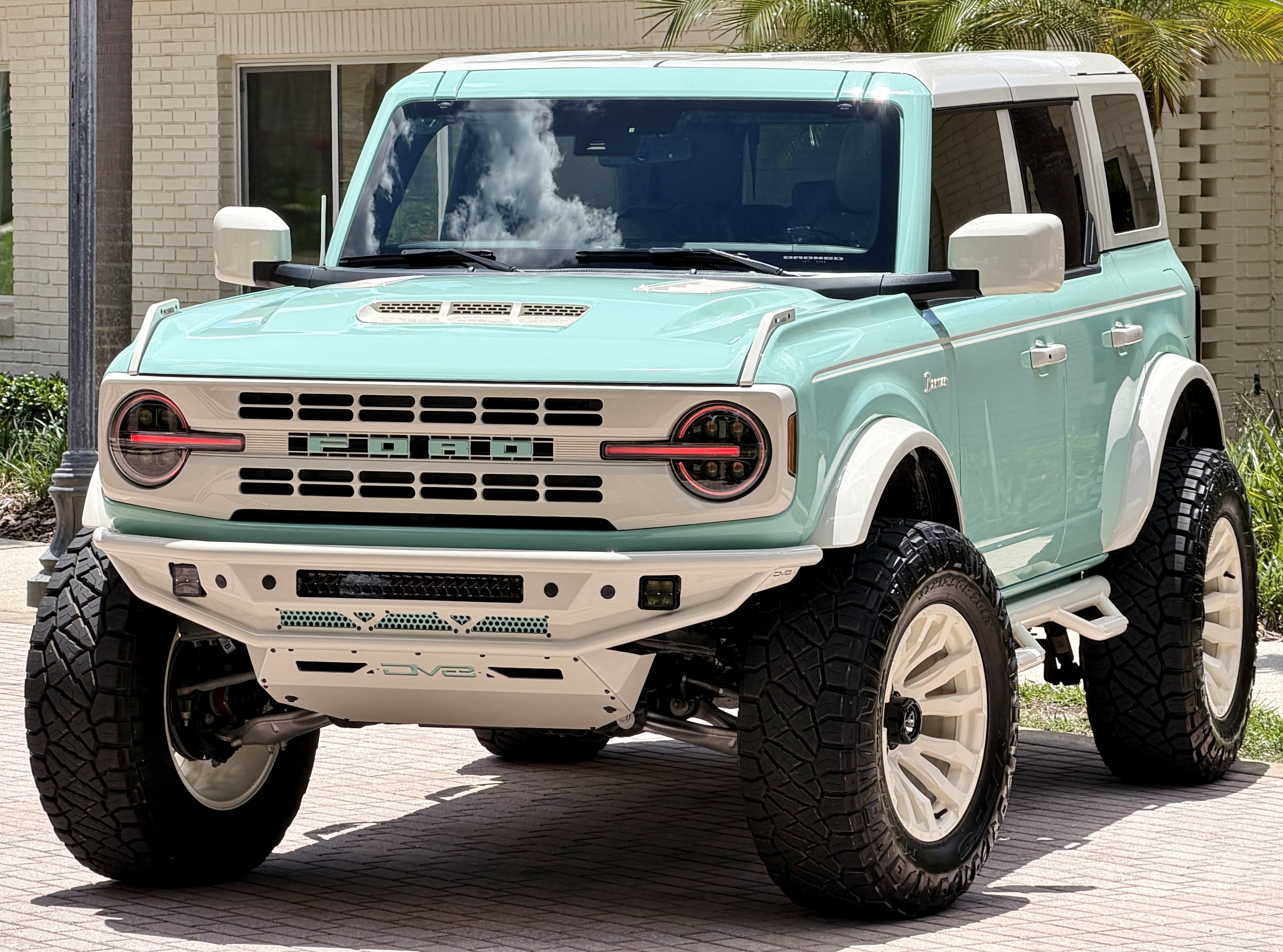 Used 2025 Ford Bronco Outer Banks AWD/4WD image 5