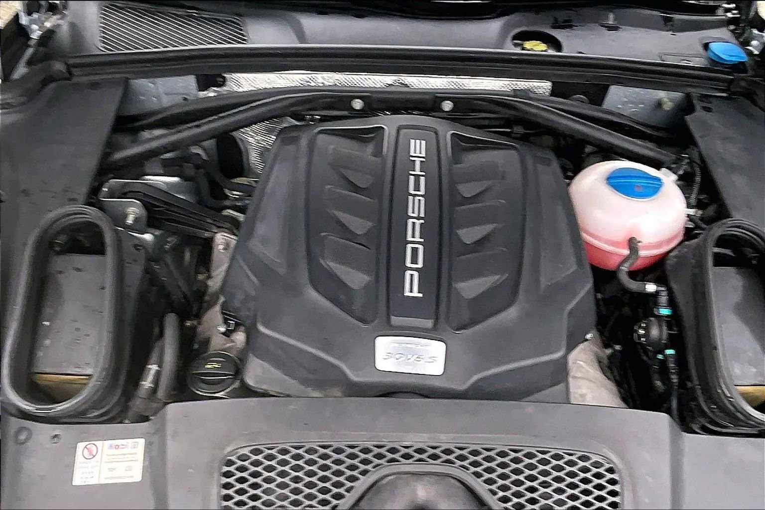 Used 2015 Porsche Macan S image 8