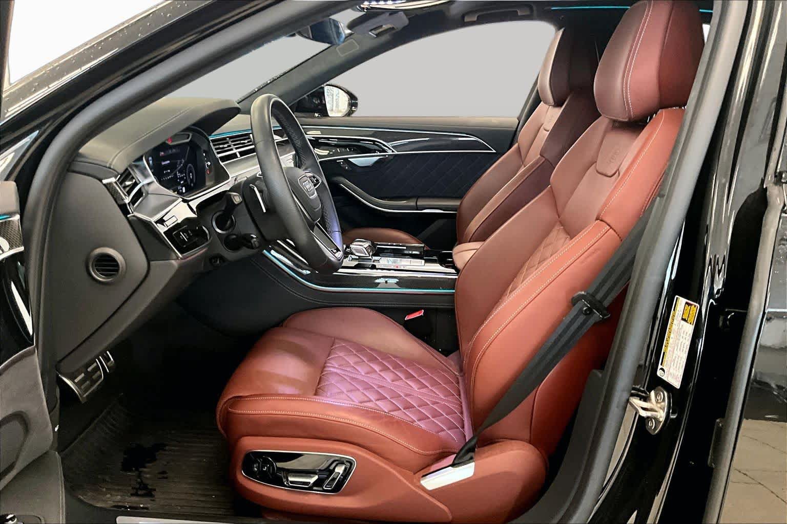 Used 2025 Audi S8 w/ Executive Package AWD/4WD image 7