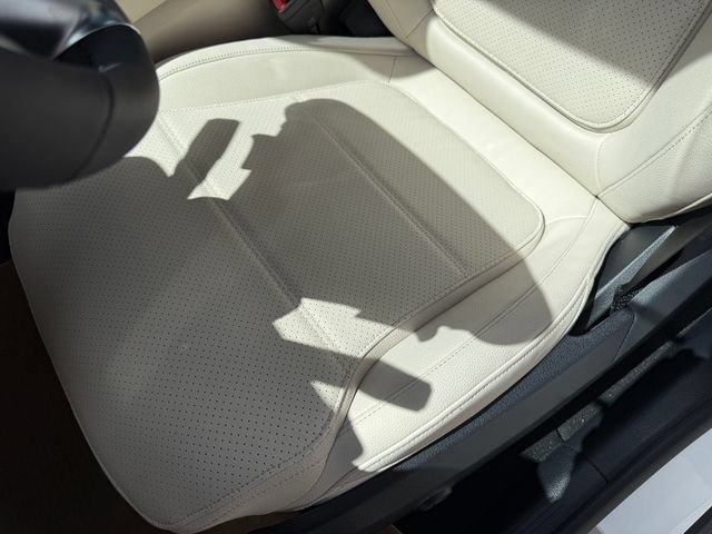 Certified 2025 Mercedes-Benz GLC 300 4MATIC image 9