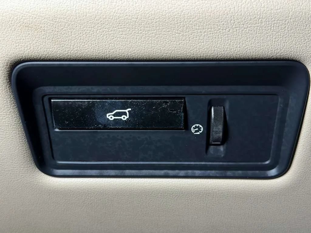 Used 2013 Land Rover Range Rover HSE AWD/4WD image 30