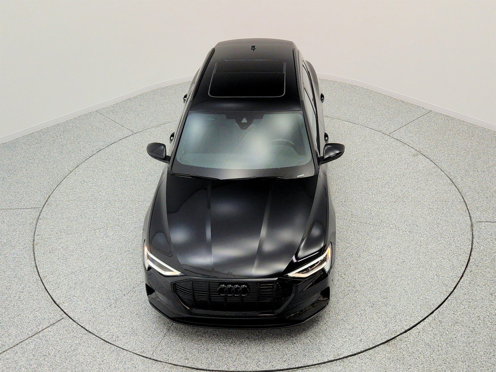 Used 2023 Audi e-tron Premium Plus w/ Premium Plus Package AWD/4WD image 23