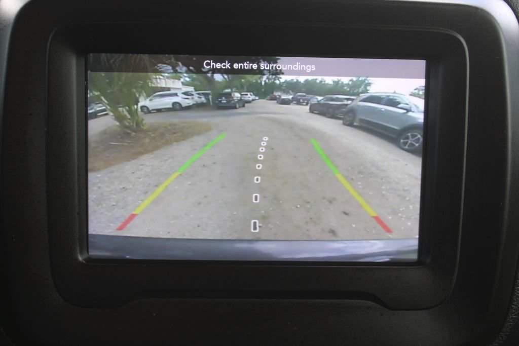 Used 2021 Jeep Renegade Latitude FWD image 49
