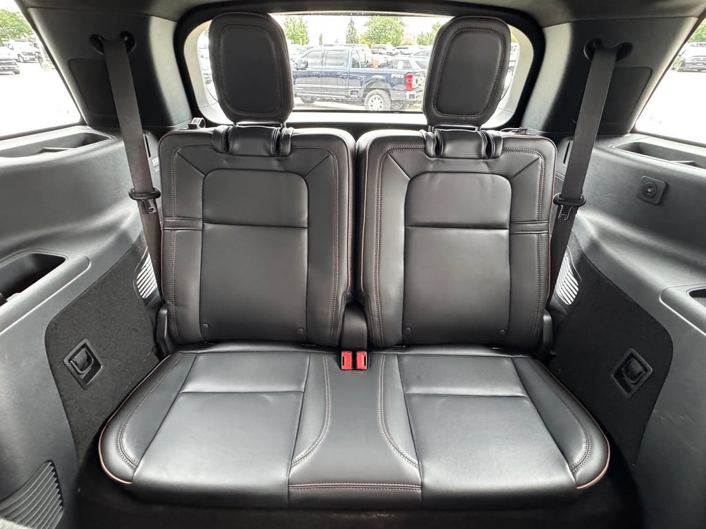 Used 2025 Lincoln Aviator Black Label AWD/4WD image 34