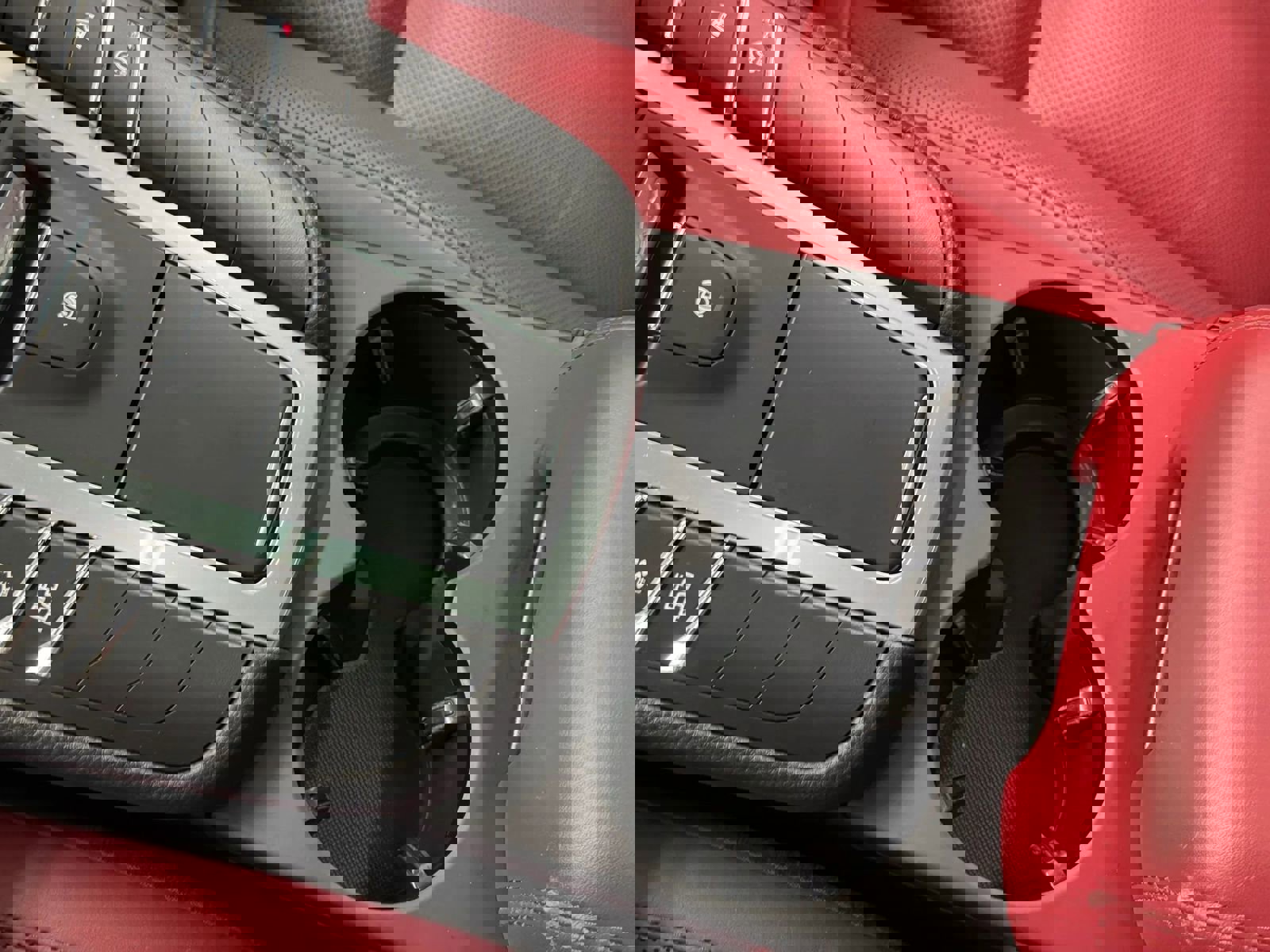 Used 2019 Porsche Macan S w/ Premium Package Plus image 23