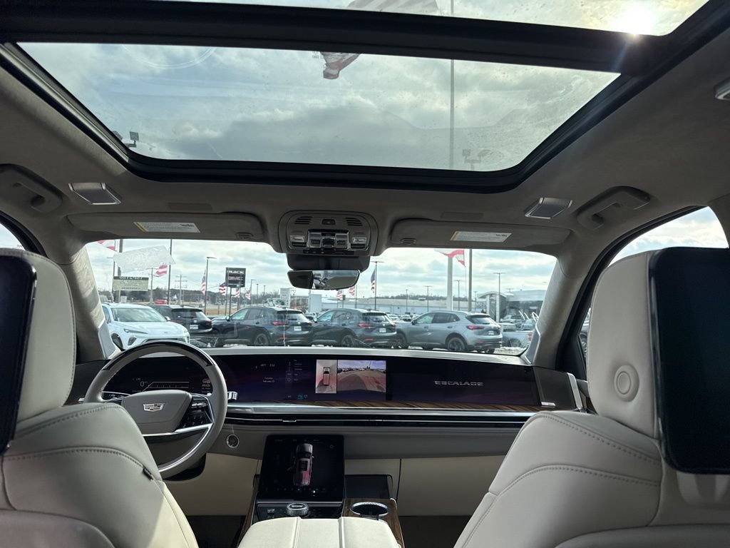 Used 2025 Cadillac Escalade Sport Platinum AWD/4WD image 38
